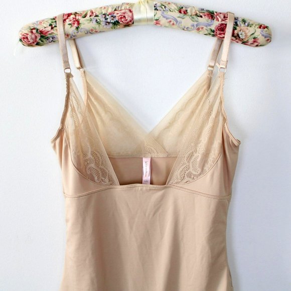 La Vie En Rose Bodysuit Large Beige Teddy Women's Lace New with Tags T22 - Picture 5 of 14